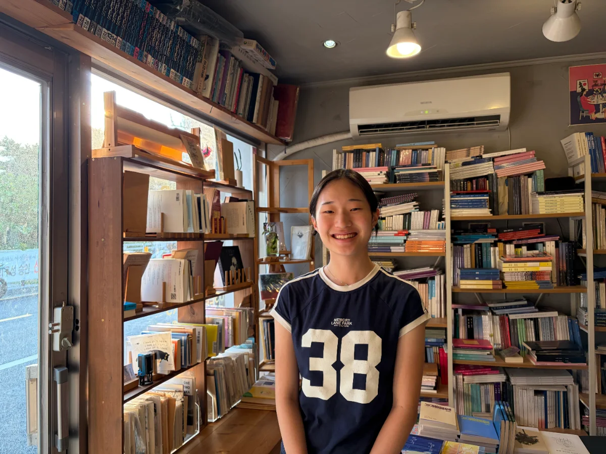 Seoyoung at the Library of Proust